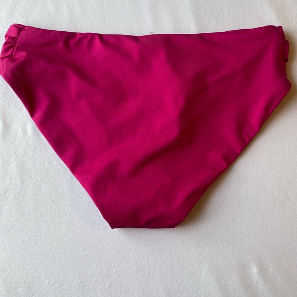 Trina Turk
Monaco Hipster Bikini‎ Bottom - Picture 2 of 6